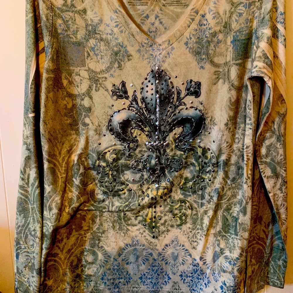 Women’s used large long sleeve shirt